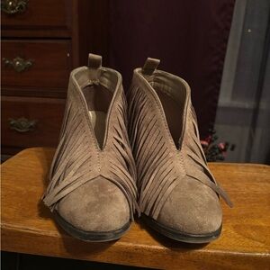 Mata tan Fringe Ankle Booties -
